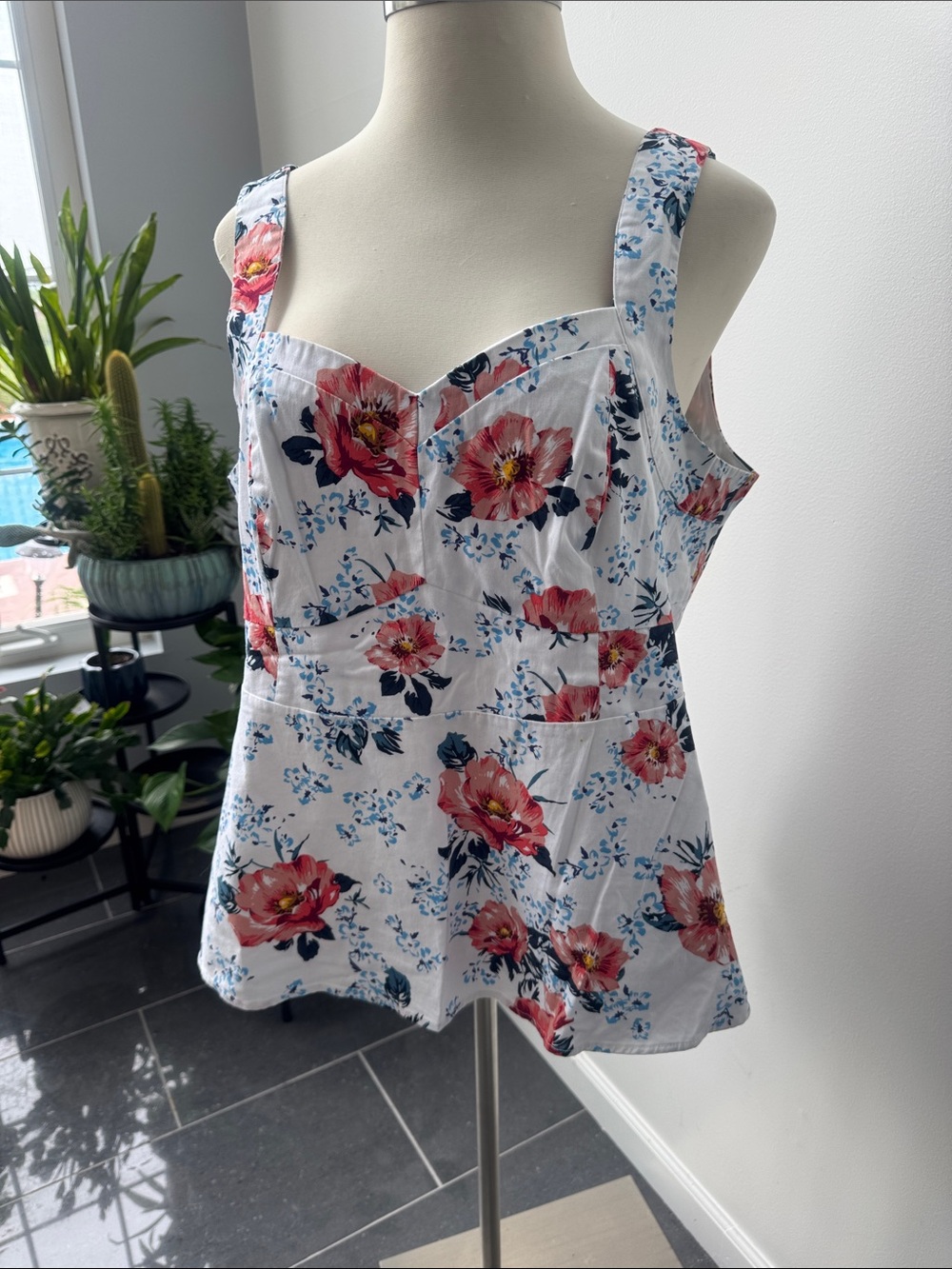 Torrid Floral Sweetheart Tank Top - White with Pink Blooms